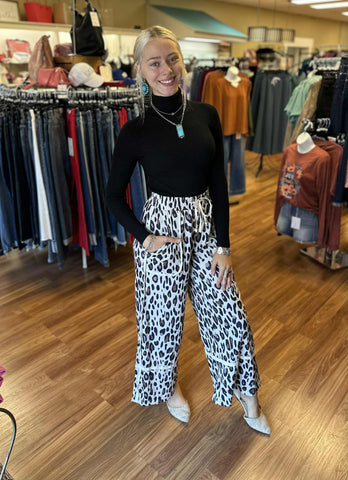 Leopard Wide Leg Cropped Pants 1620